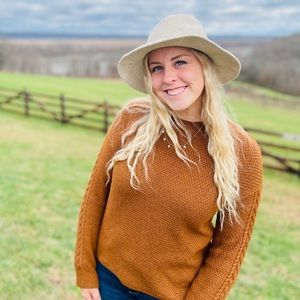 Meet your Posher, Abby